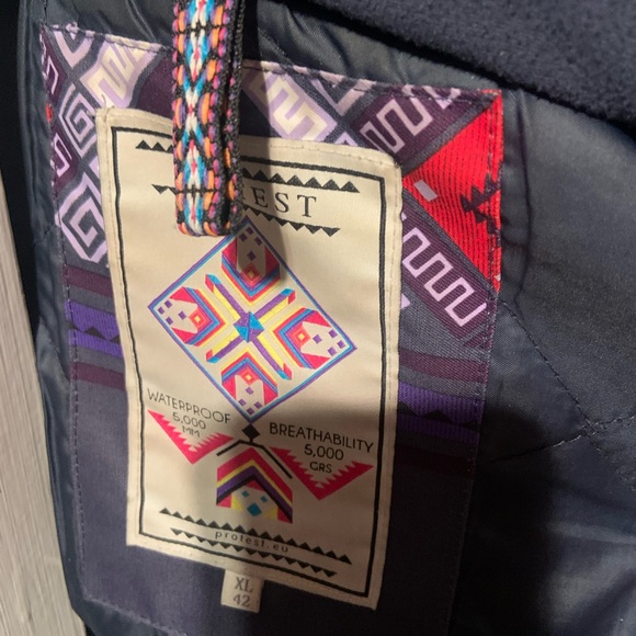 Winter Coat - Picture 5 of 6